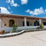 Eden Villa *