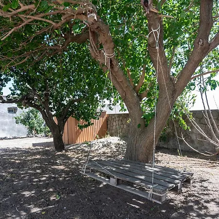 Eden Villa *