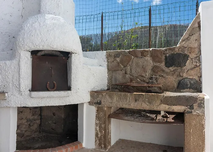 فيلة Eden ليباري